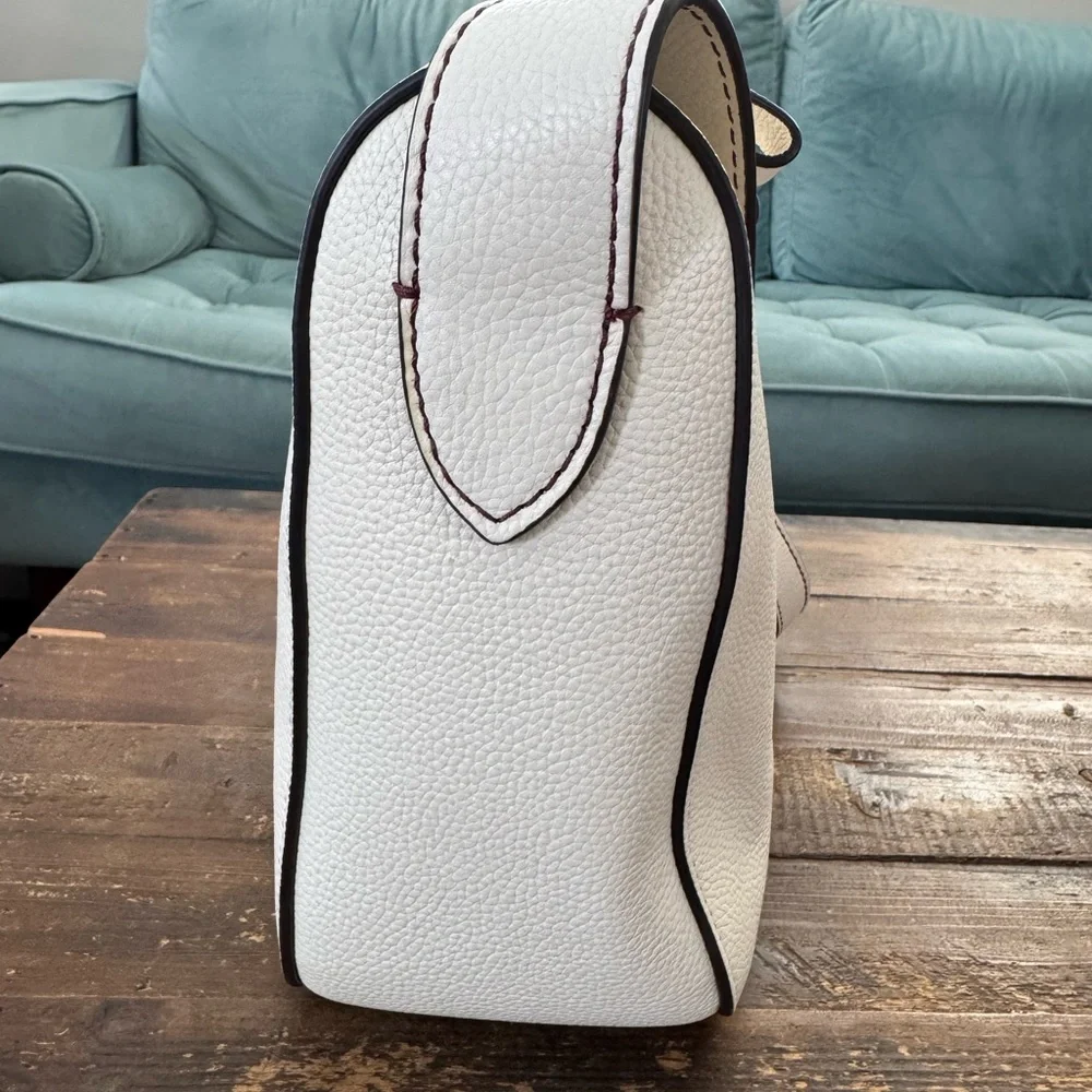 Kate Spade New York Anyday Medium Leather Shoulder Bag